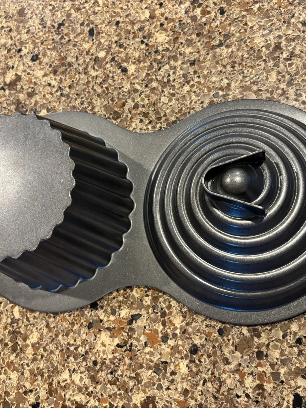 Wilton Large Cupcake Cake Pan